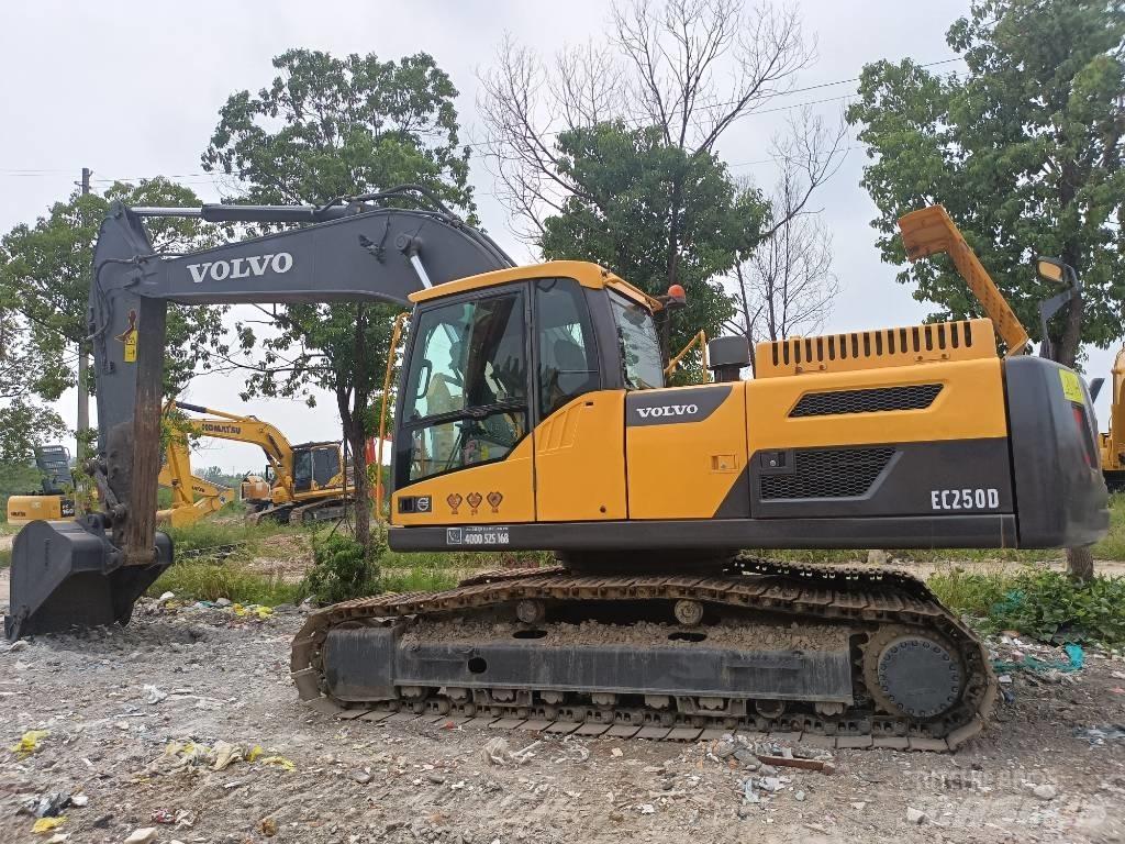 Volvo EC250D Pásová rýpadla