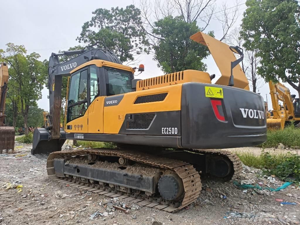 Volvo EC250D Pásová rýpadla