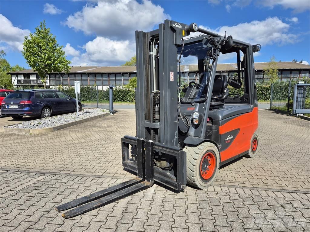 Linde E50HL-01 Akumulátorové vozíky