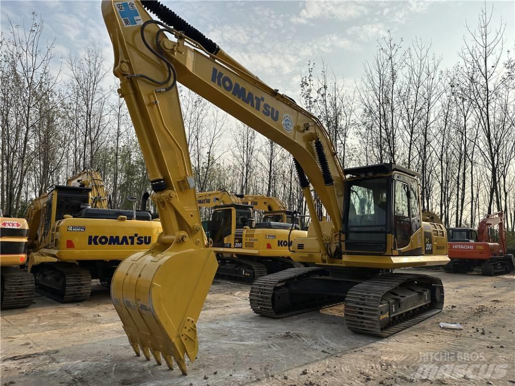 Komatsu PC200-8 Pásová rýpadla