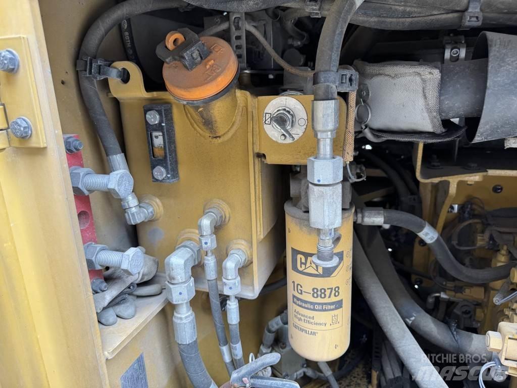 CAT CB10 Tandemové válce