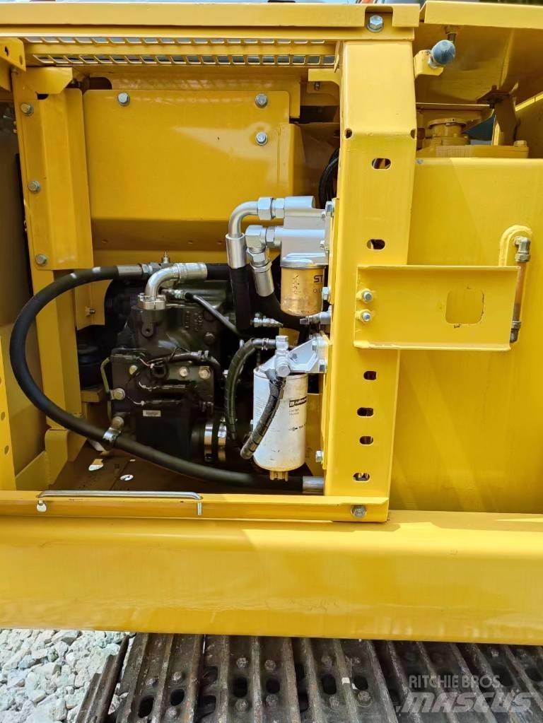 Komatsu PC 110 Midi rýpadla 7t - 12t