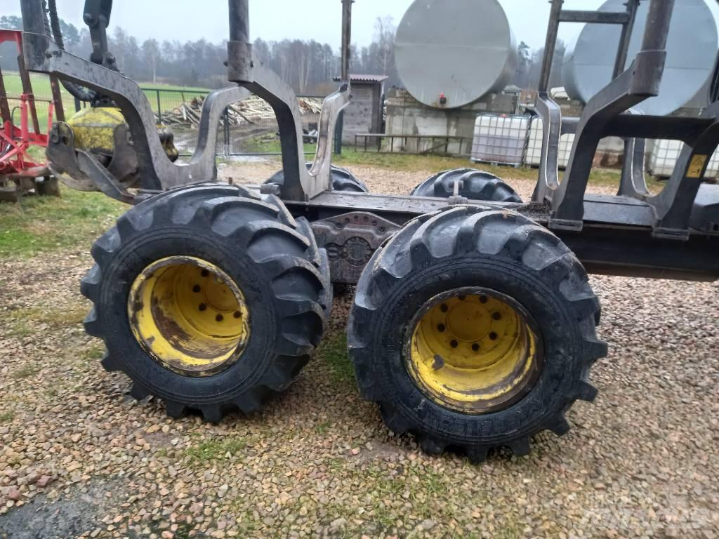 John Deere 810E Vyvážecí traktory
