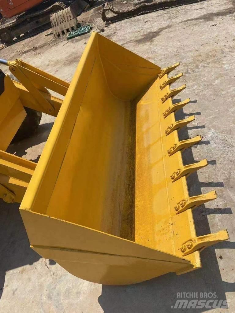 CAT 420F Rýpadlo-nakladače