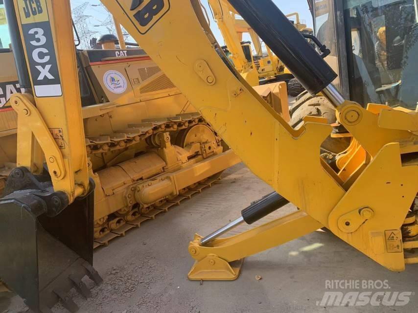 JCB 3 CX Kolové nakladače