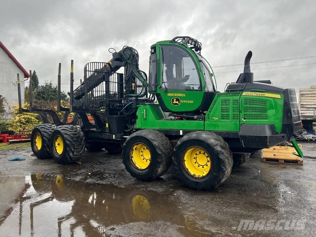 John Deere 1110G Vyvážecí traktory