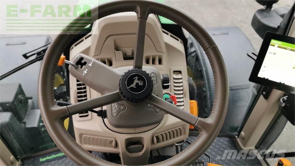 John Deere 6120M Traktory