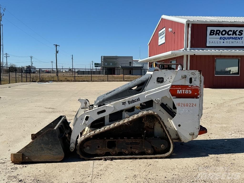 Bobcat MT 85 Smykem řízené nakladače