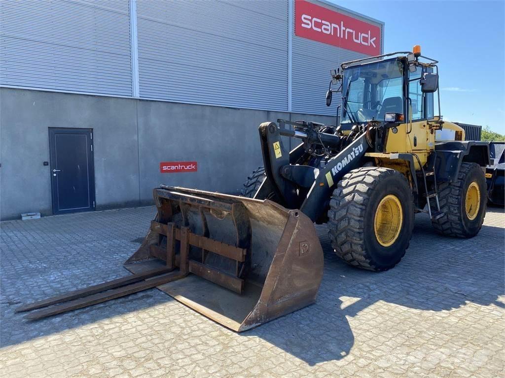 Komatsu WA250PZ-5 Kolové nakladače