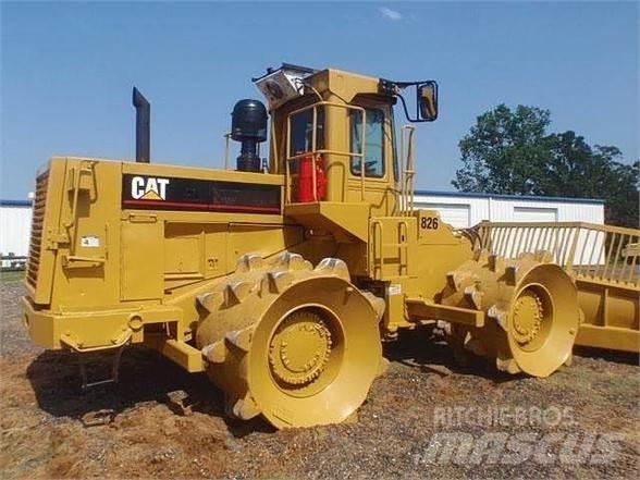 CAT 826C Skládkové kompaktory