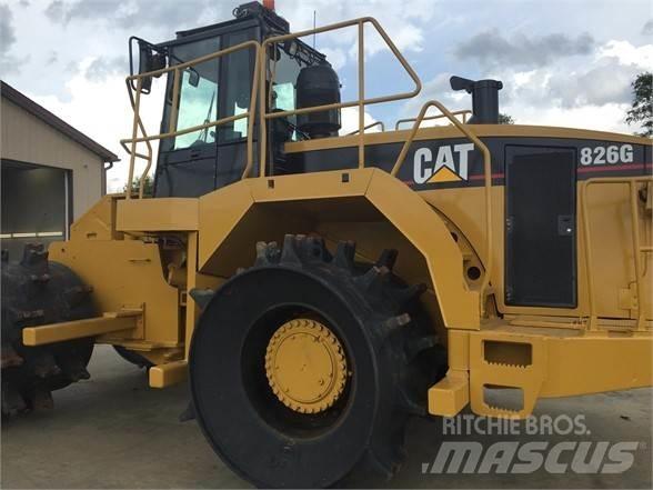 CAT 826G Skládkové kompaktory
