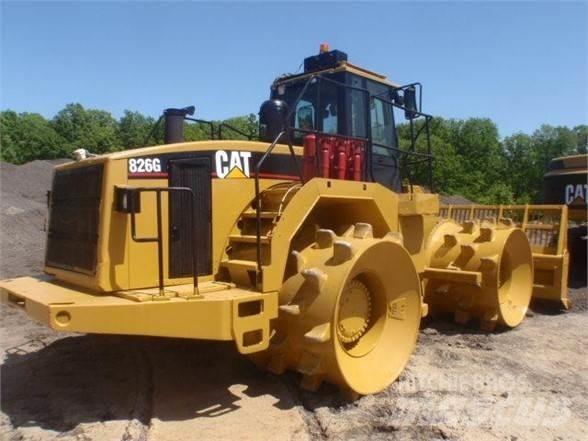 CAT 826G Skládkové kompaktory