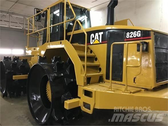 CAT 826G Skládkové kompaktory