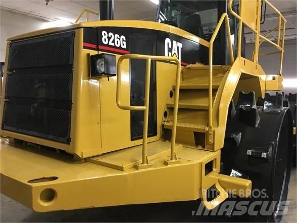 CAT 826G Skládkové kompaktory