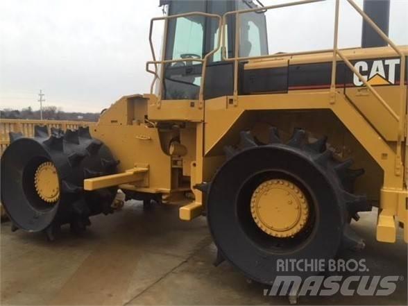 CAT 826G II Skládkové kompaktory