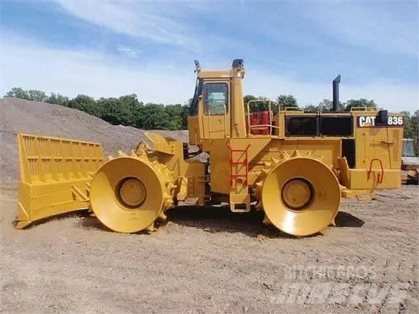 CAT 836C Skládkové kompaktory