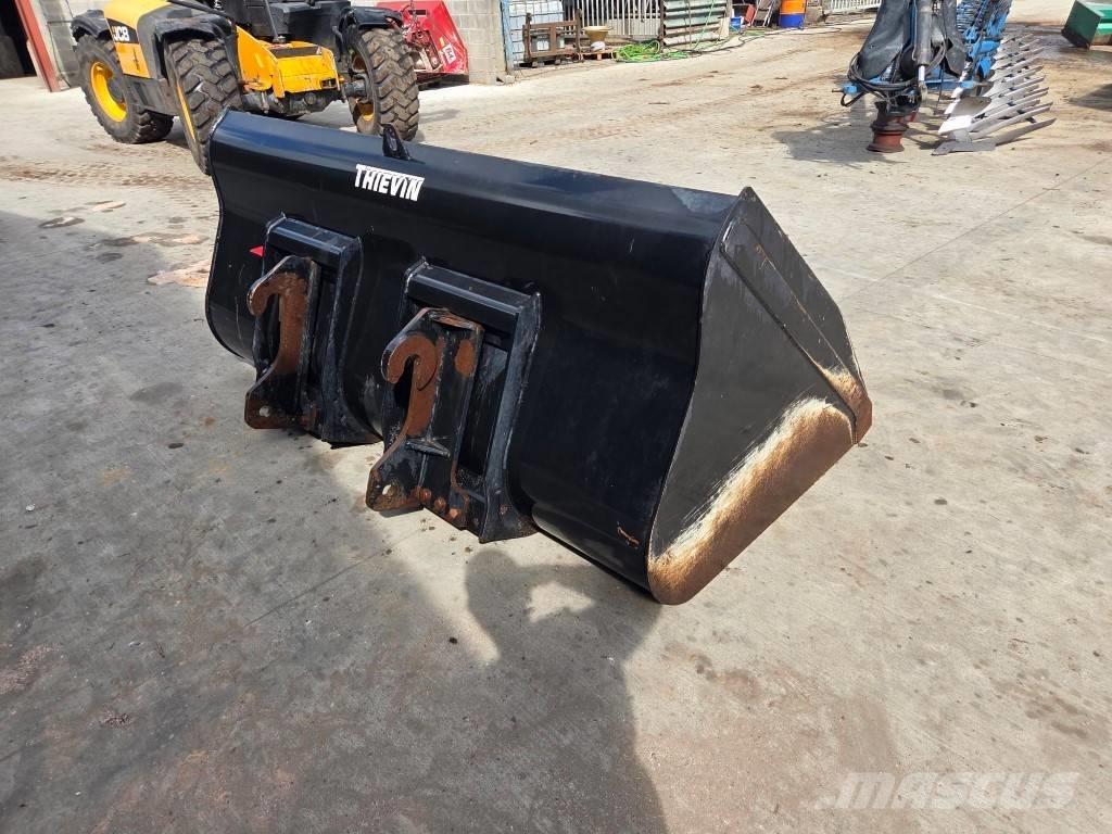 JLG 2450 / 2400 Příslušenství předního nakladače