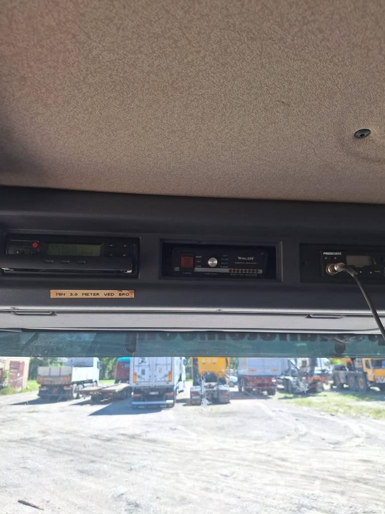 Scania P 3210 Nakládací jeřáby