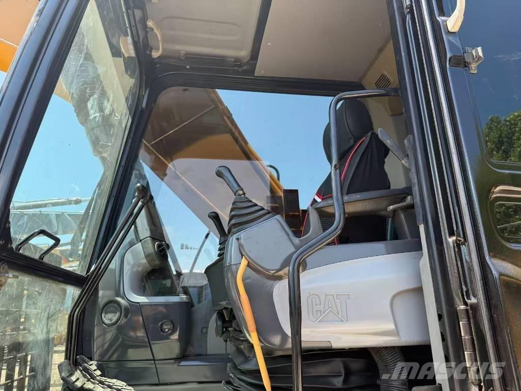 CAT 320 D Pásová rýpadla