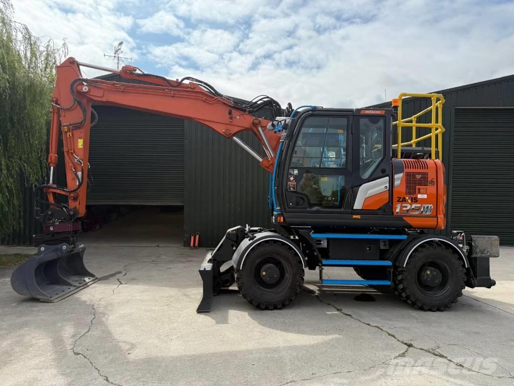 Hitachi ZX 135 W-7 Kolová rýpadla