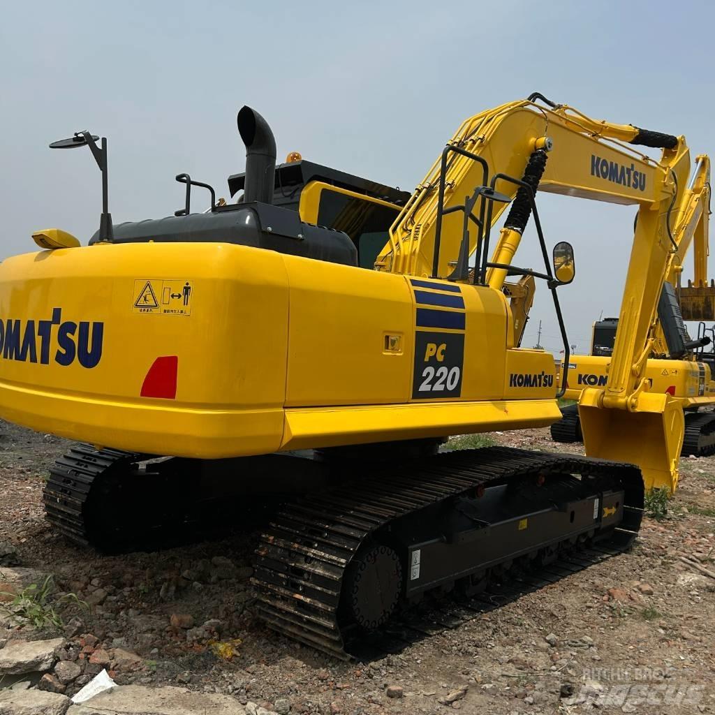 Komatsu 220-8 Pásová rýpadla