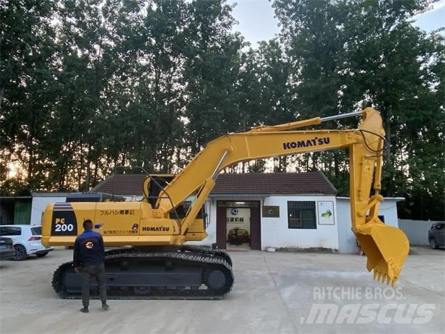 Komatsu PC200-8 Pásová rýpadla
