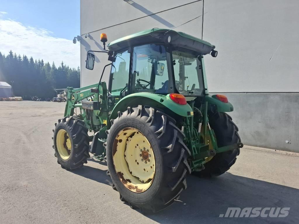 John Deere 5820 Traktory