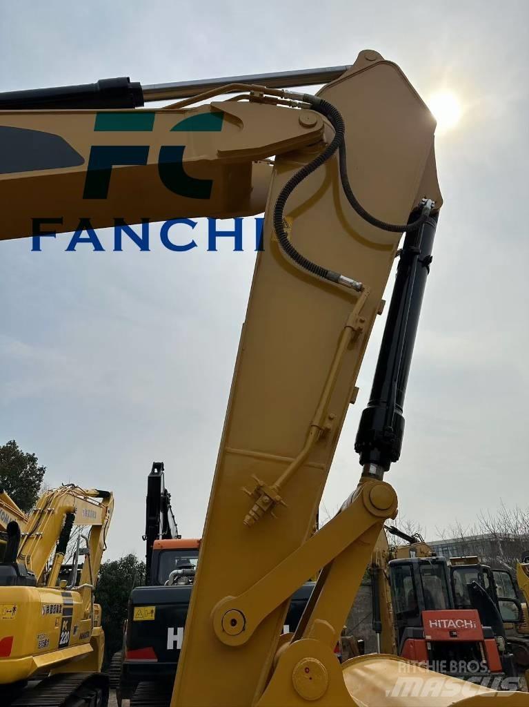 CAT 325 D Pásová rýpadla