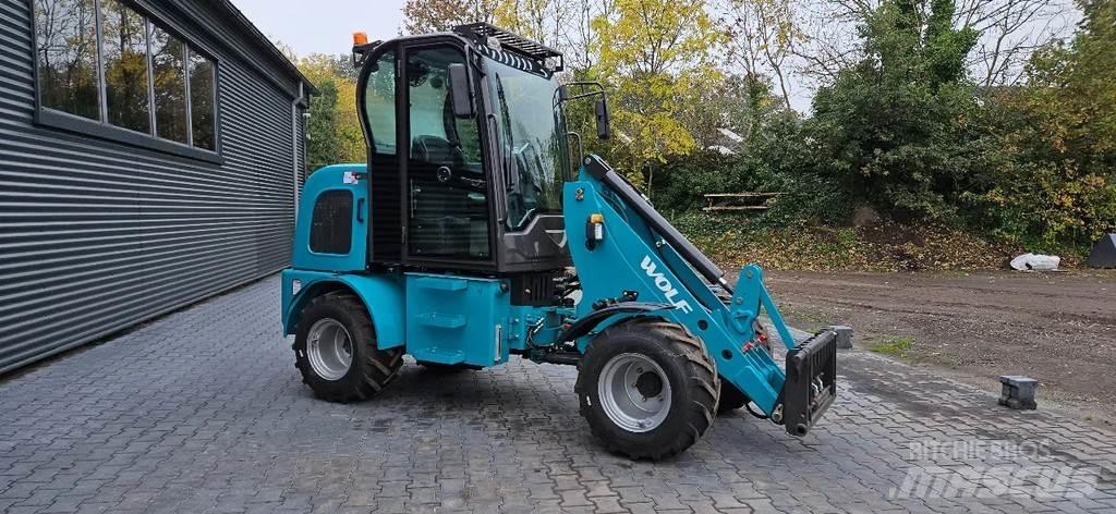Wolf R906 Kolové nakladače