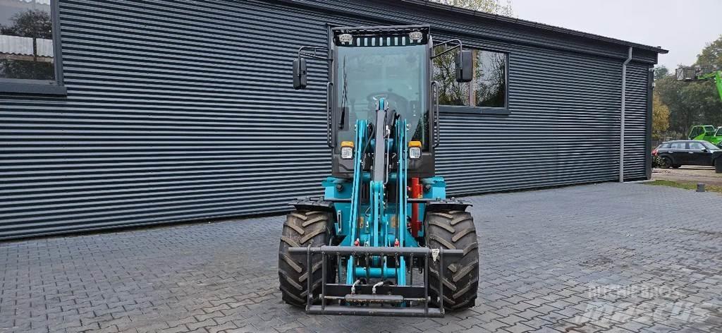 Wolf R906 Kolové nakladače