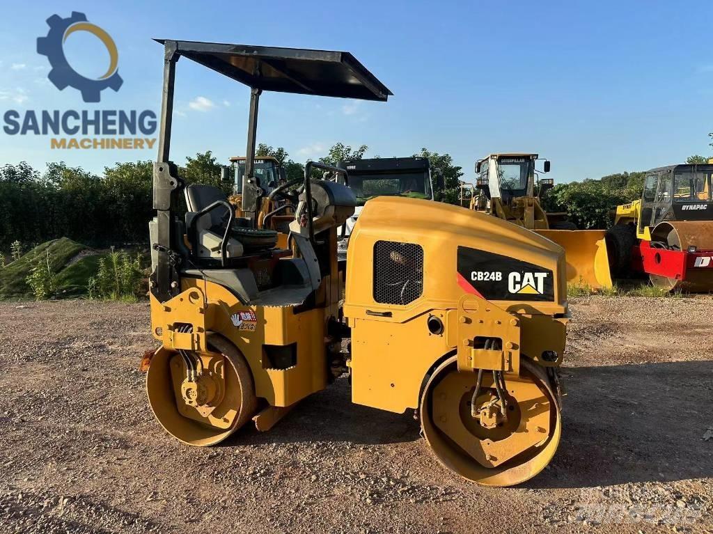 CAT CB 24 B Tandemové válce