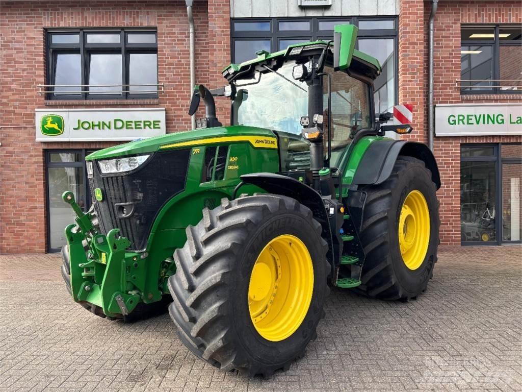 John Deere 7R330 Traktory