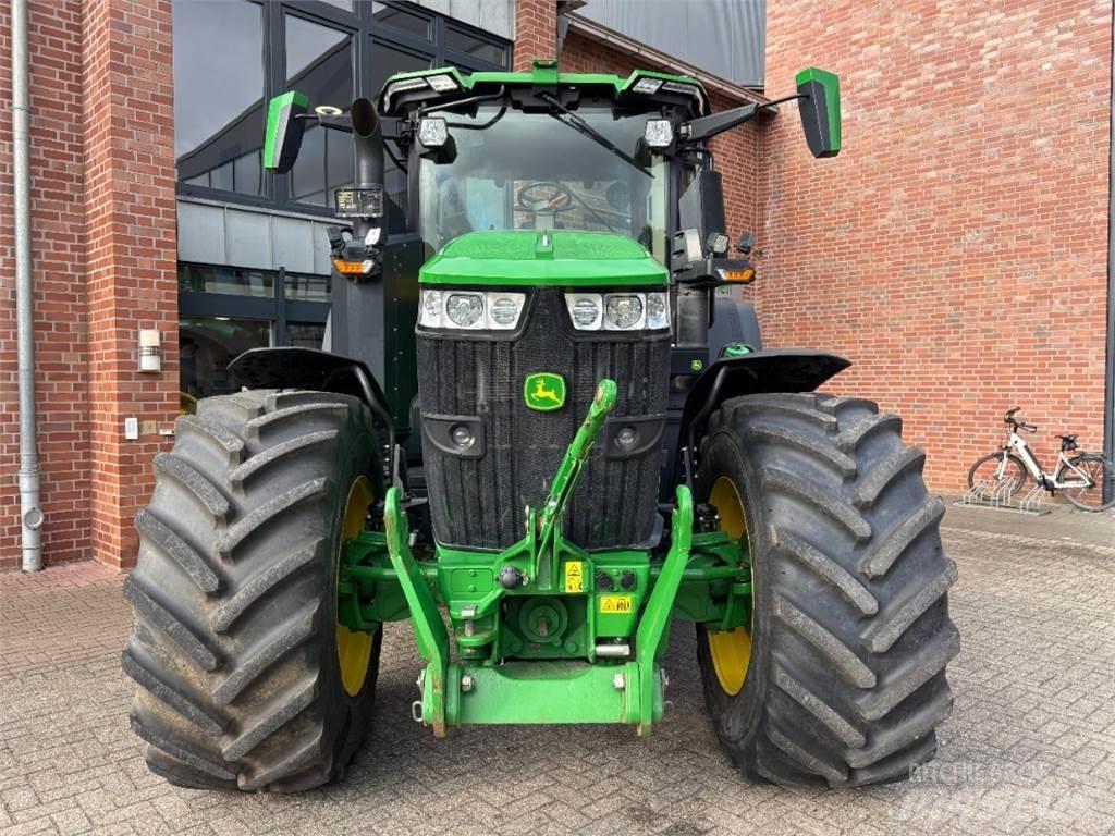 John Deere 7R330 Traktory