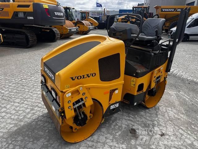 Volvo DD25B Tandemové válce