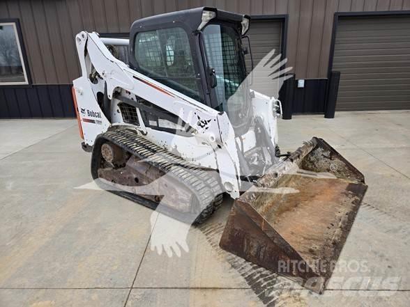 Bobcat T590 Smykem řízené nakladače