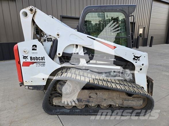 Bobcat T740 Smykem řízené nakladače