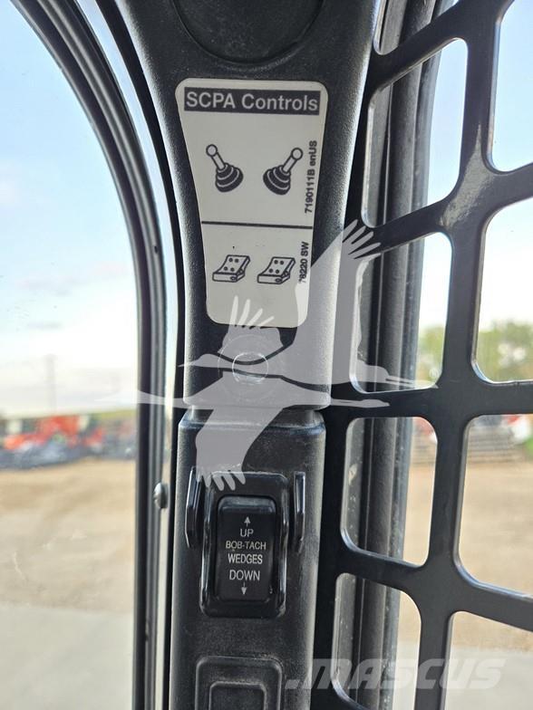 Bobcat T740 Smykem řízené nakladače