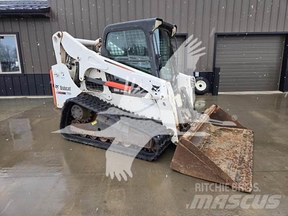 Bobcat T750 Smykem řízené nakladače
