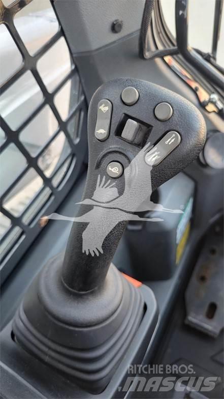 Bobcat T76 Smykem řízené nakladače