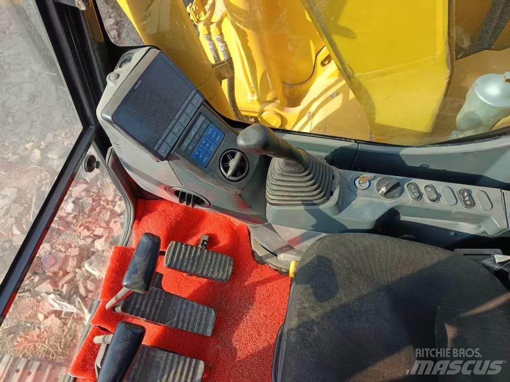 Komatsu PC138US Pásová rýpadla