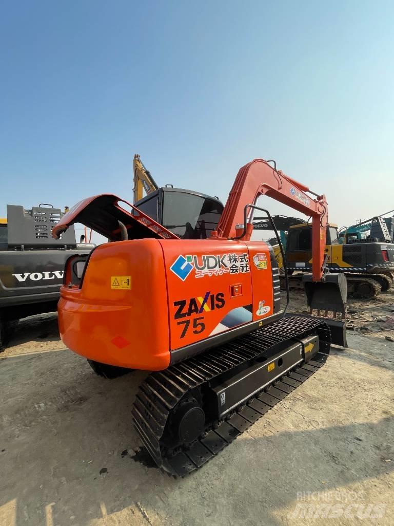 Hitachi ZX 75 Pásová rýpadla