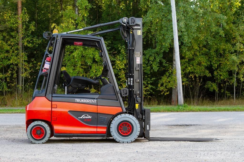 Linde E30-01 Akumulátorové vozíky