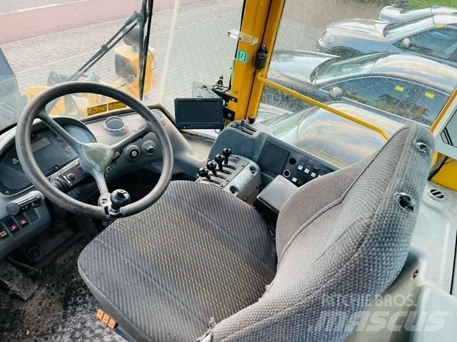 Volvo L90E Kolové nakladače
