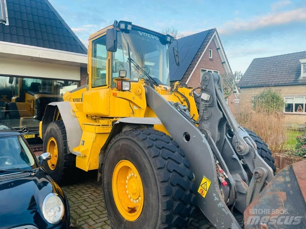 Volvo L90E Kolové nakladače