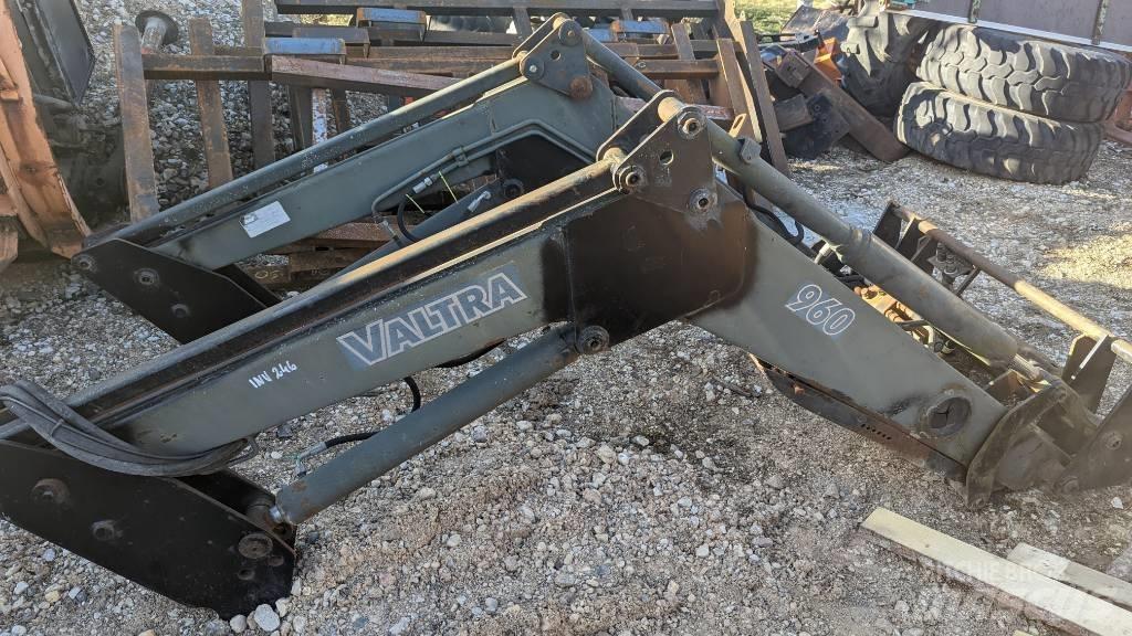 Valtra Loader Teleskopické nakladače pro zemědělství