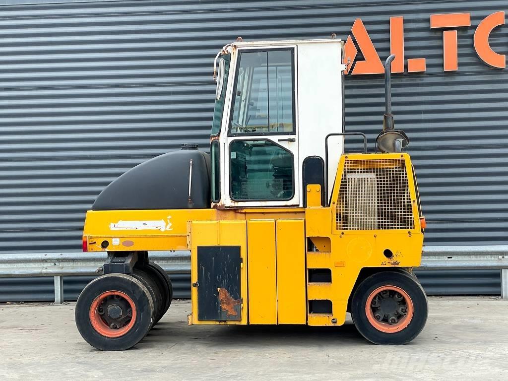 Dynapac CP 142 Pneumatikové válce