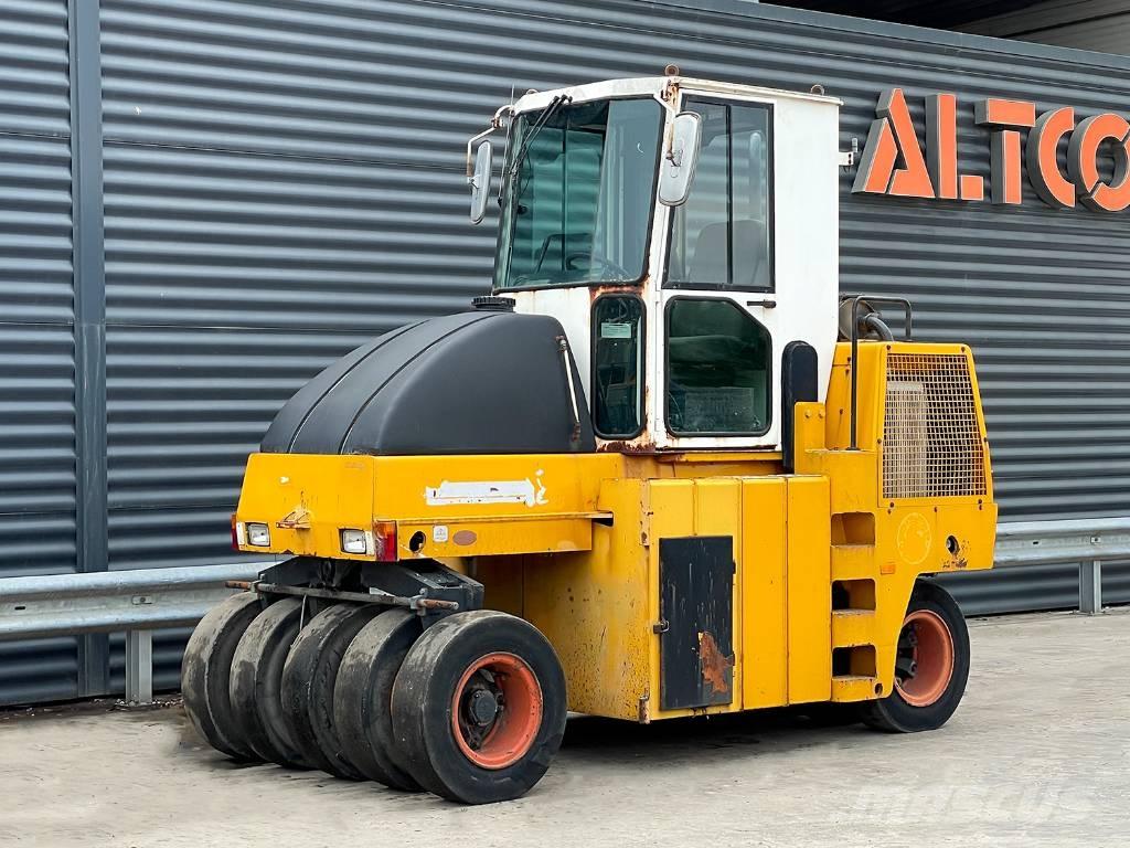 Dynapac CP 142 Pneumatikové válce