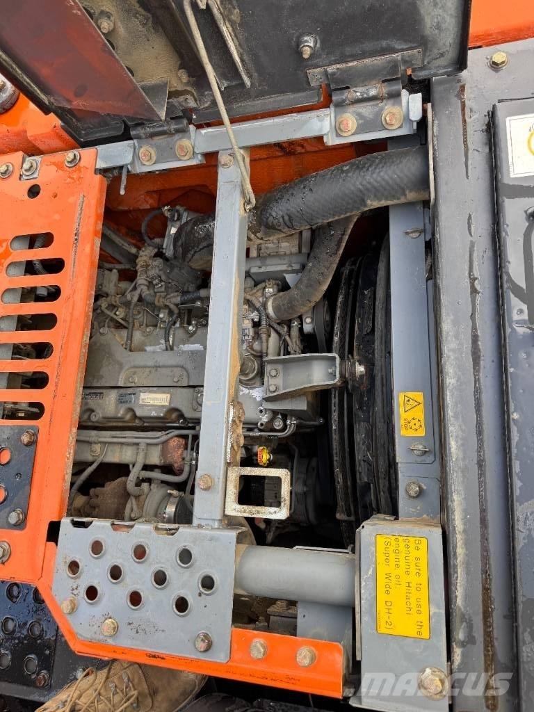 Hitachi ZX 135 US-5B Pásová rýpadla