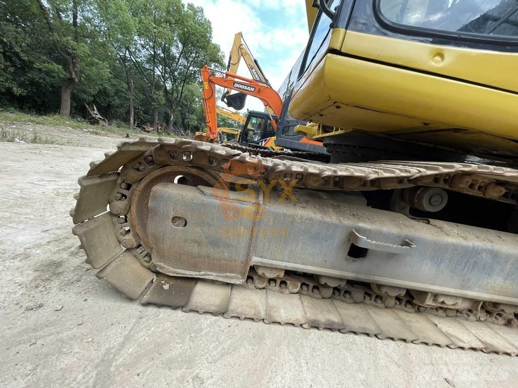 Komatsu PC 220 Pásová rýpadla