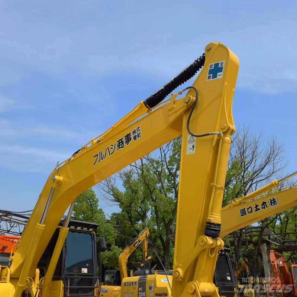 Komatsu PC 220-8/ Pásová rýpadla